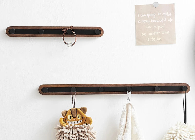 Porte-manteau mural moderne à crochets