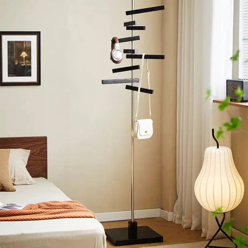 Porte-manteau sur pied moderne noir tendance