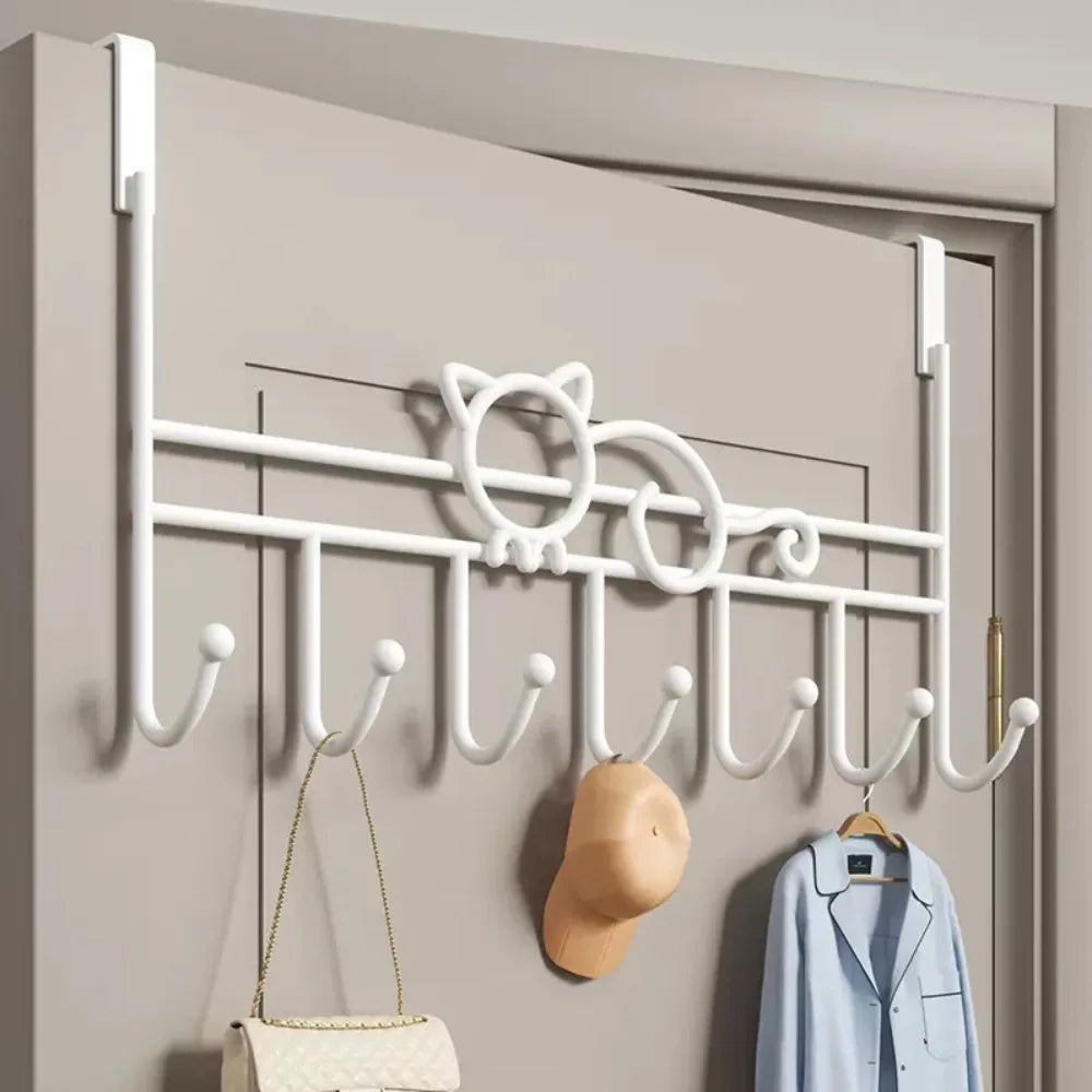 Porte-manteau sur porte chat blanc