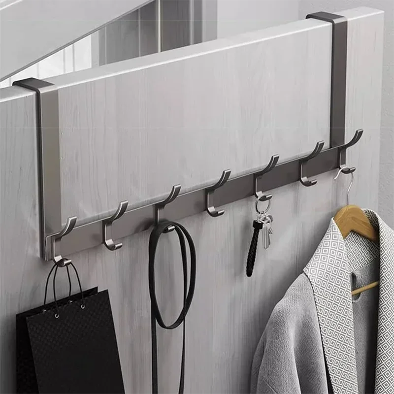 Porte-manteau sur porte métallisé