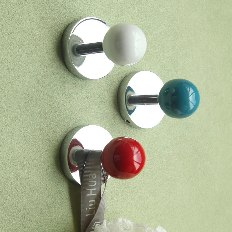 Porte manteau mural boules colorées