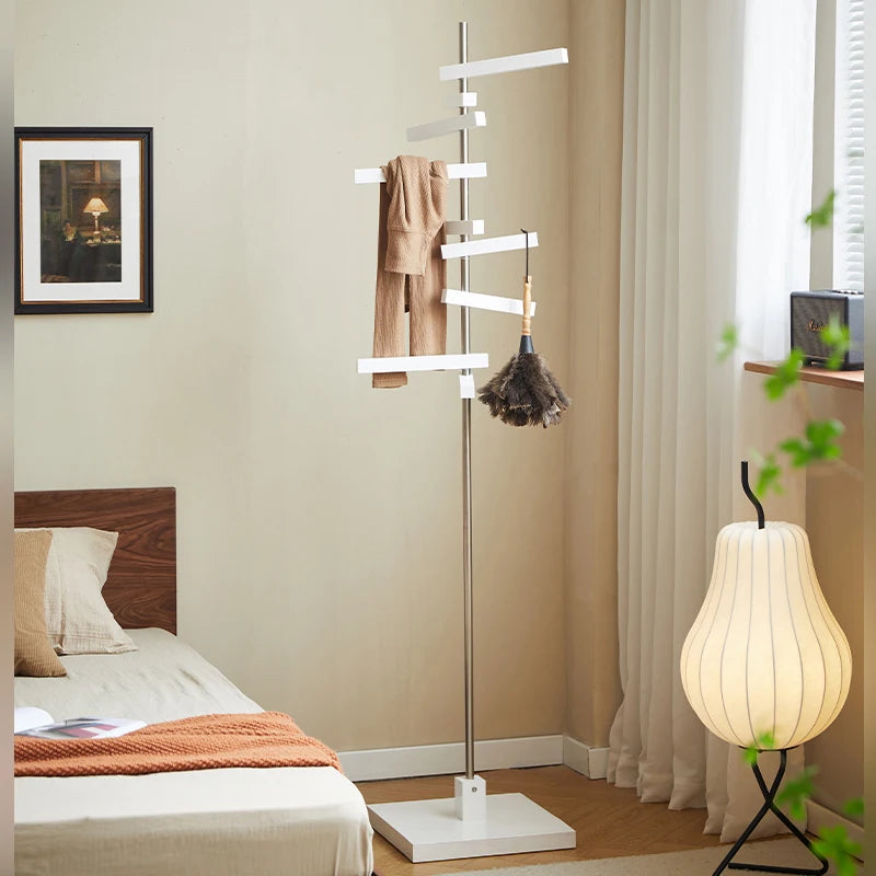 Porte manteau sur pied moderne